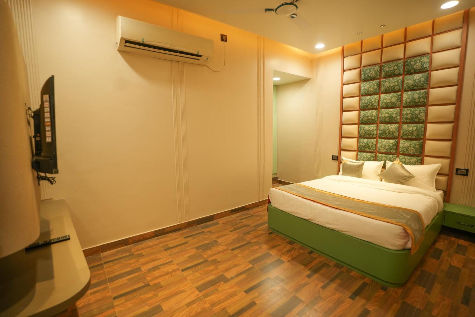 Dashrath Inn Near Ramjanmbhoomi Ayodhya Exterior photo